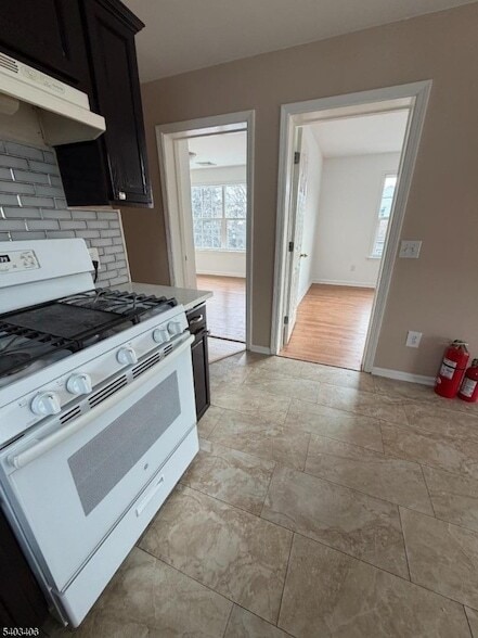 Building Photo - 110-PT112 Redwood Ave