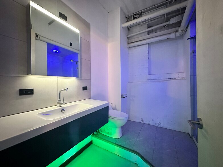 Building Photo - 109 Summer St