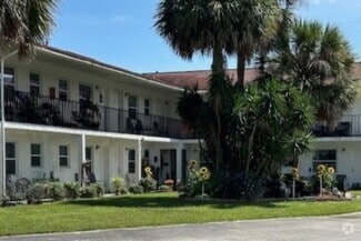 Building Photo - Ocean Shore Villa