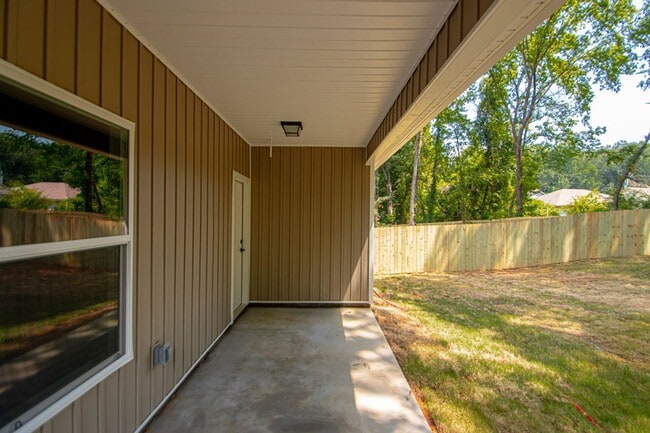 Building Photo - 1621 Wilson Rd