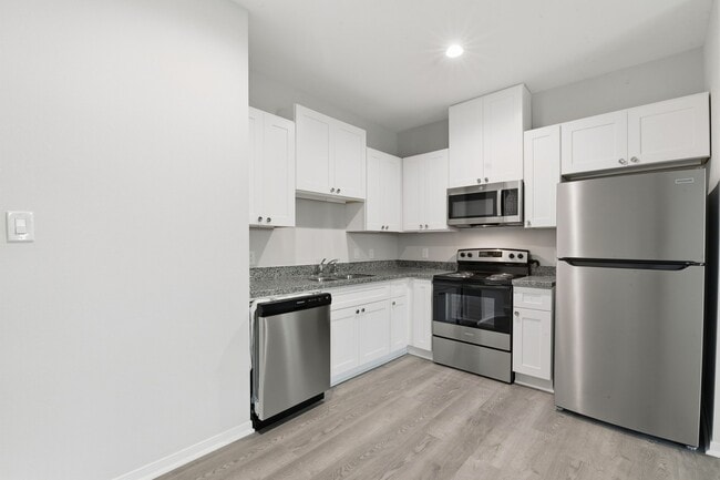 Building Photo - 2521 Maple St