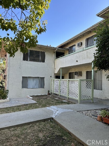 Building Photo - 890 W El Repetto Dr