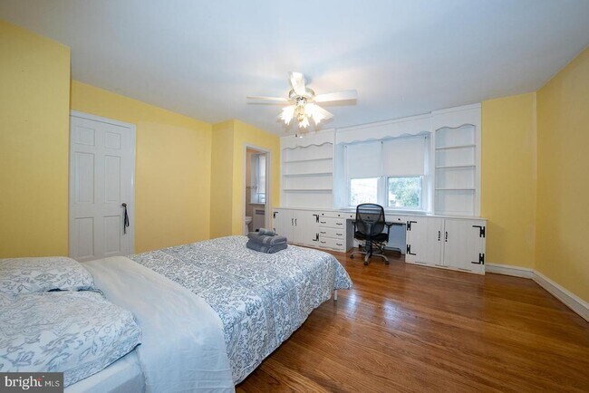 Building Photo - 232 Stoneway Ln