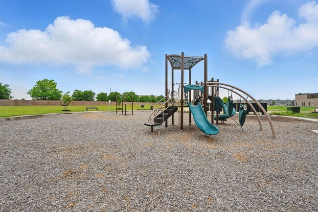 Building Photo - 2068 Layla Dr