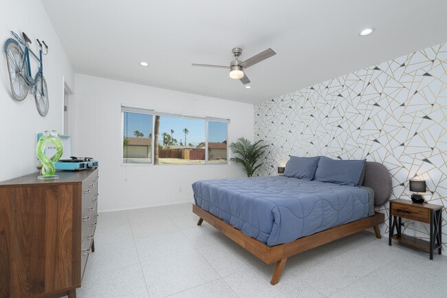 Building Photo - 2383 E Powell Rd