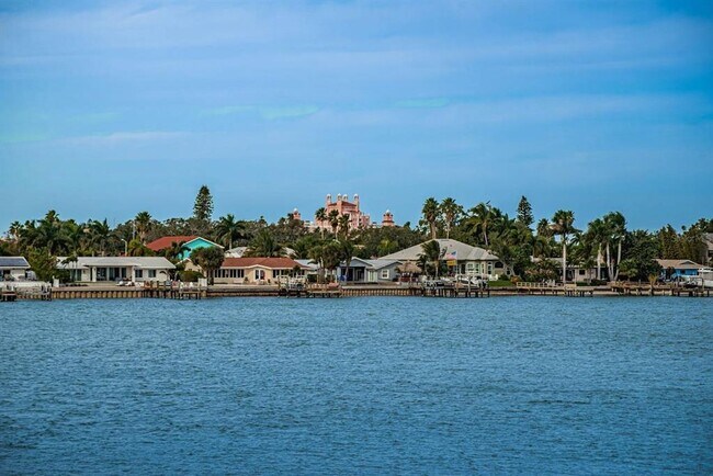 Building Photo - 6105 Bahia Del Mar Cir N