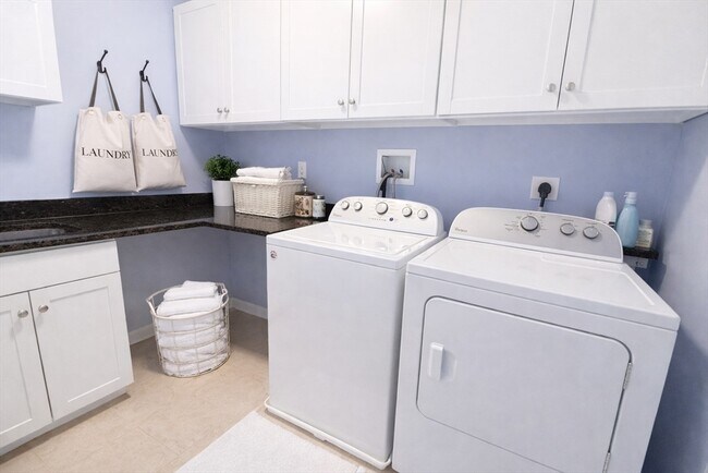 Building Photo - 198 Stonehaven Dr