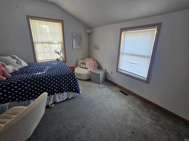 Building Photo - 405 E 15th St