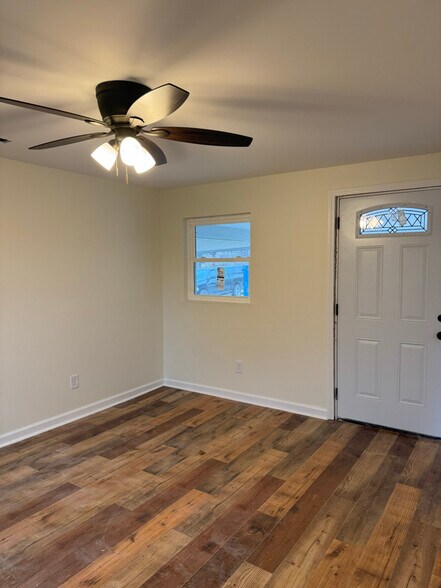 Building Photo - 330 Fountainhead Rd