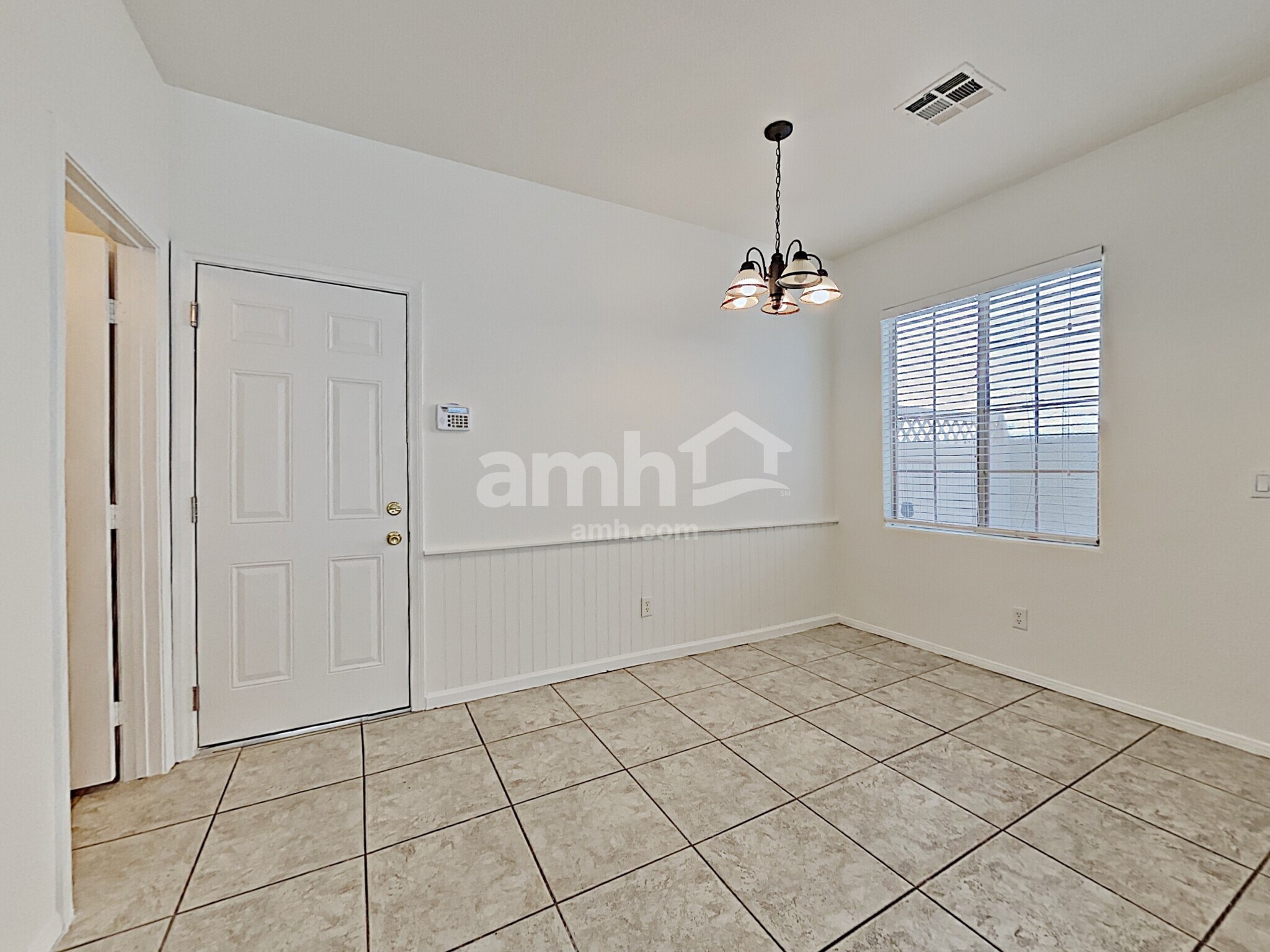 Building Photo - 611 Desert Silk Ct