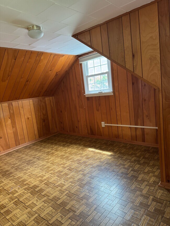 Building Photo - 6 Beechwood Rd