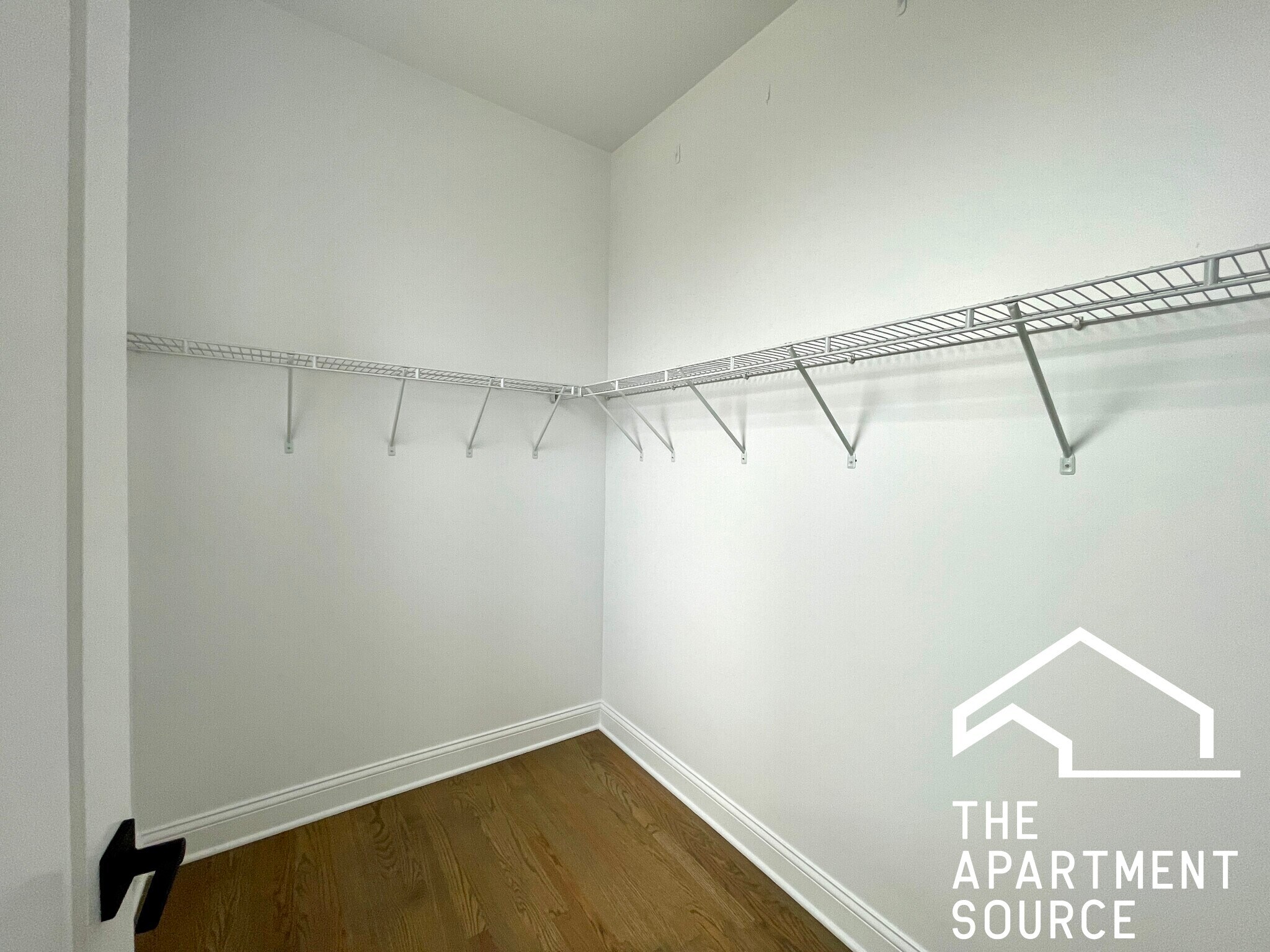 Building Photo - 3405 W Fullerton Ave