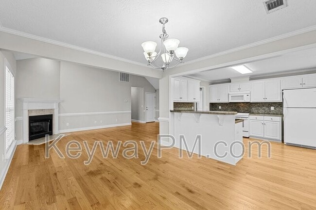 Building Photo - 808 Tyler Woods Dr