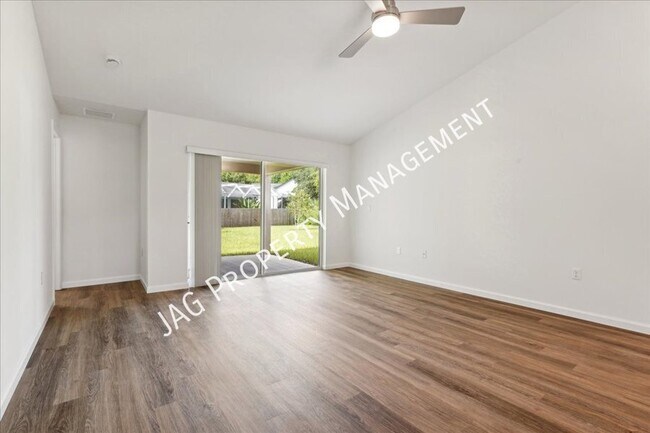 Building Photo - 233 Bird of Paradise Dr