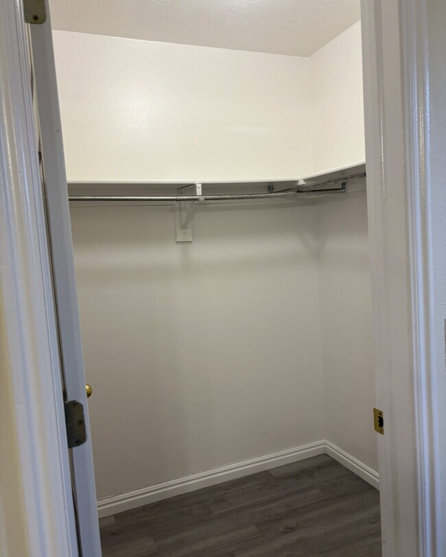 Building Photo - 6189 Dewdrops Dr