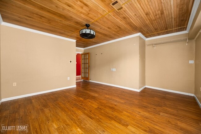 Building Photo - 2020 Clover Ln