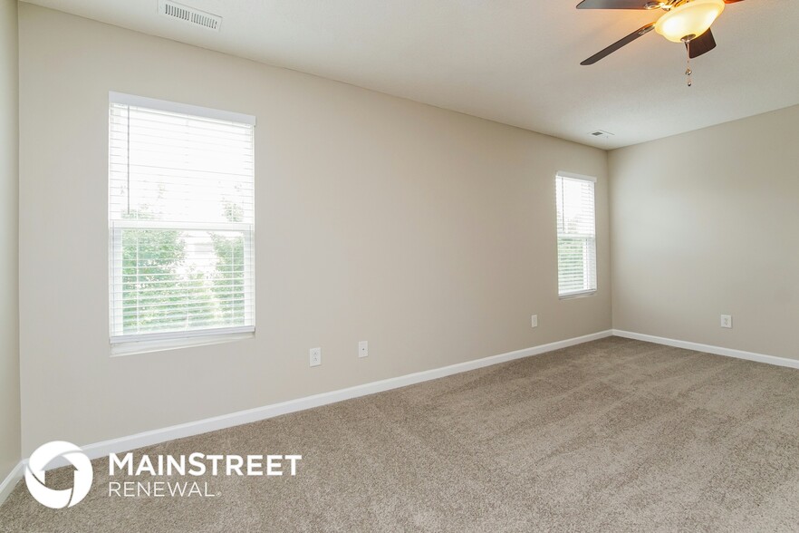 Building Photo - 2436 Ferdinand Dr