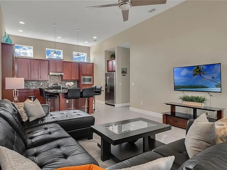 Building Photo - 13738 Walcott Avenue