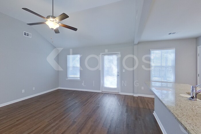 Building Photo - 203 Western Red Cedar Dr