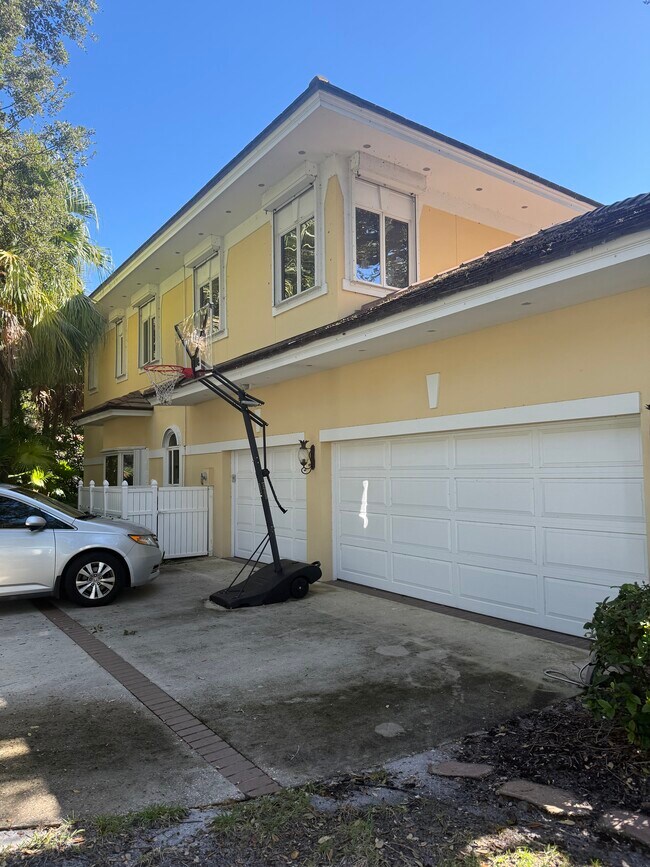 Building Photo - 1220 Indian Mound Trail