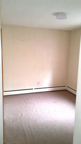 Building Photo - 88-90 Pidge Avenue