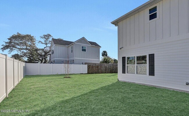 Building Photo - 1328 6th Ave N