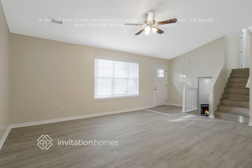 Building Photo - 1350 Stoneleigh Way