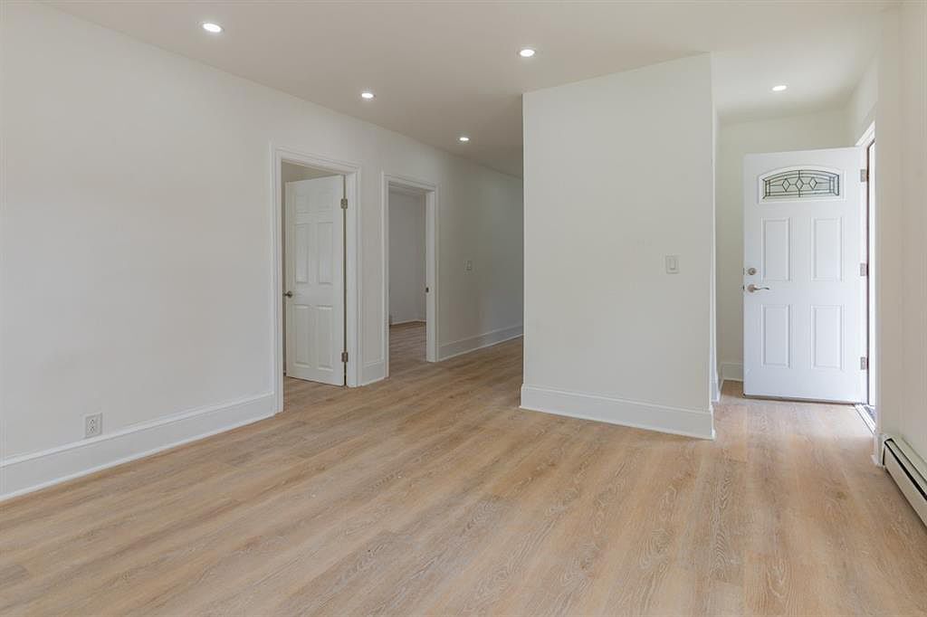 Building Photo - 205 Ives St