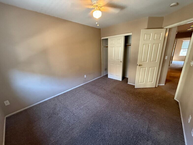 Guest Bedroom - 33710 Willow Haven Ln
