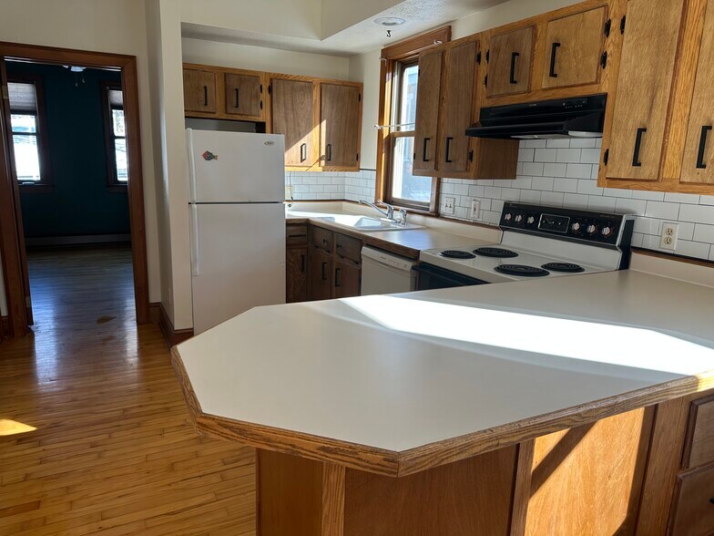 Building Photo - 162 Washington St