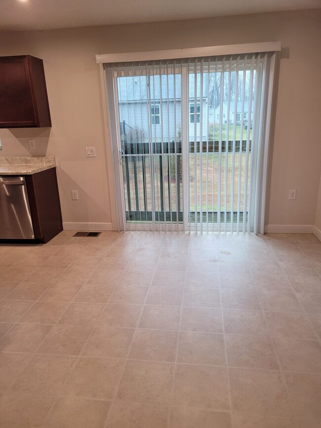 Building Photo - 11 Ticket Wy