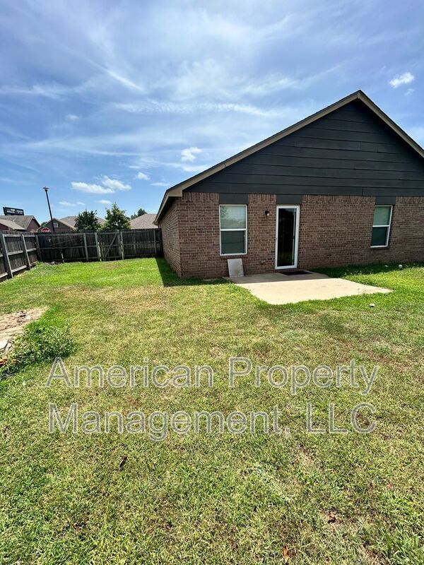 Building Photo - 4113 W 105th St S