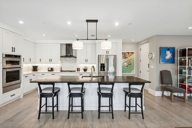 Building Photo - 1135 3rd Ave S