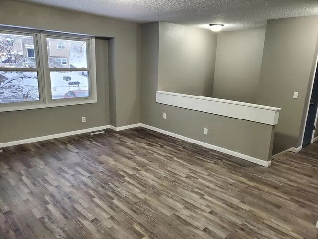 Building Photo - 616 E Hackley Ave