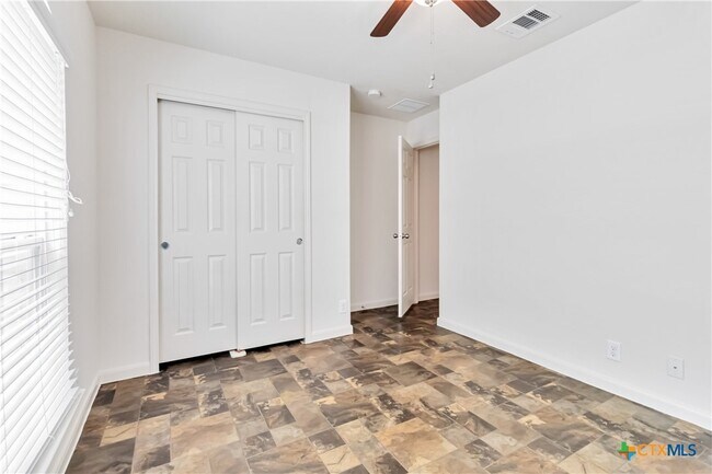 Building Photo - 421 Capistrano Dr