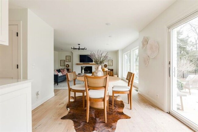 Building Photo - 4 Bedroom 2.5 Bath 2 Car Garage in Quail C...