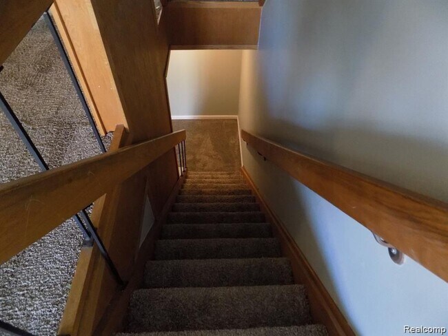 Building Photo - 515 Oakbrook Cir
