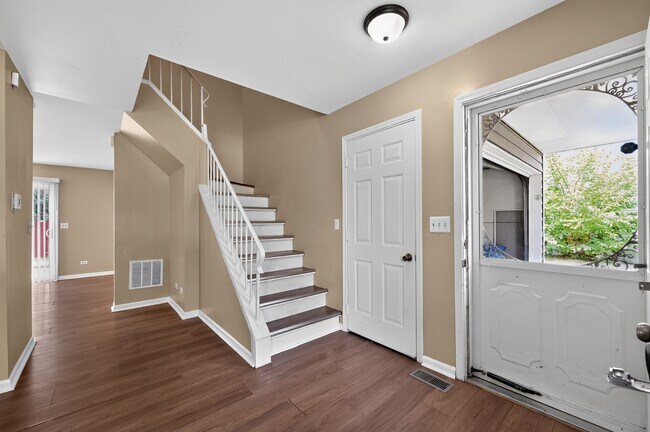 Building Photo - 1371 Andover Dr
