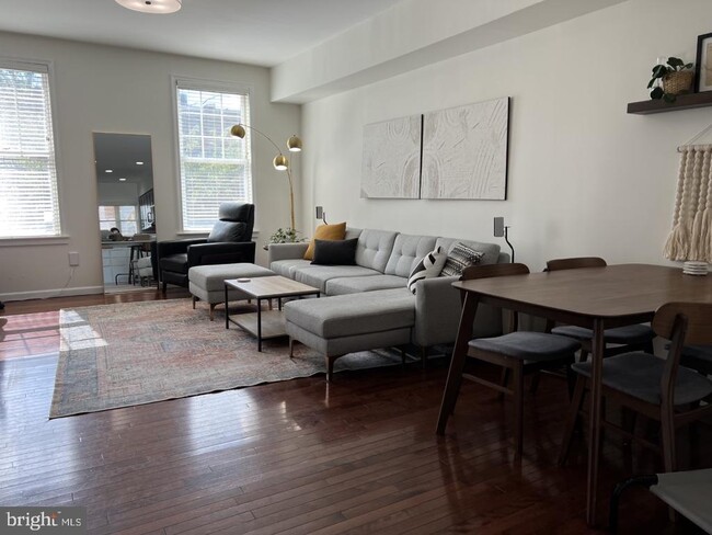 Building Photo - 2107 Kater St