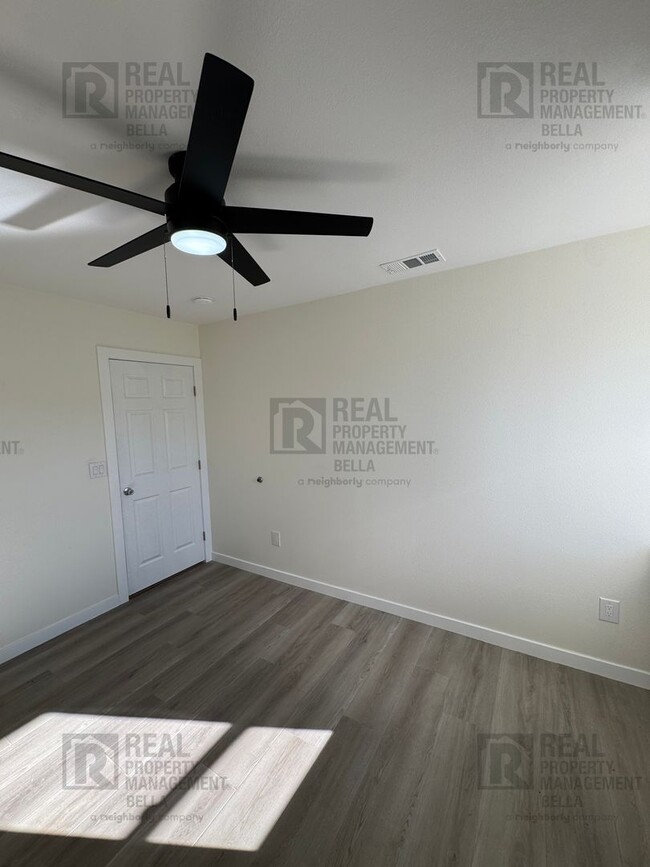 Building Photo - Spacious Single-Story 7-Bedroom Home with Open Layout & Abundant Natural Light