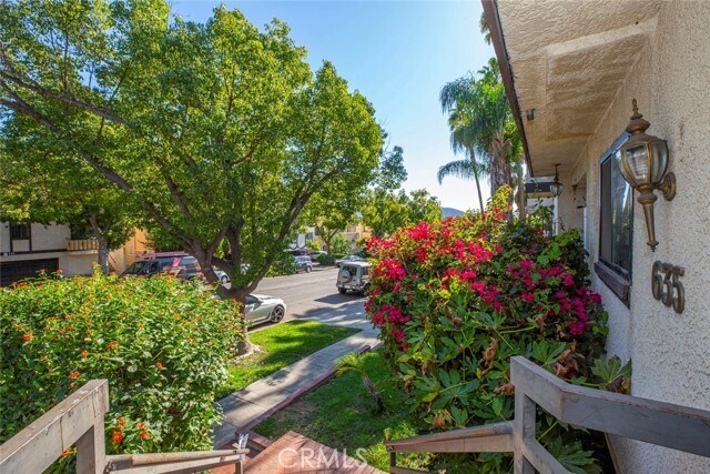 Building Photo - 635 E Angeleno Ave