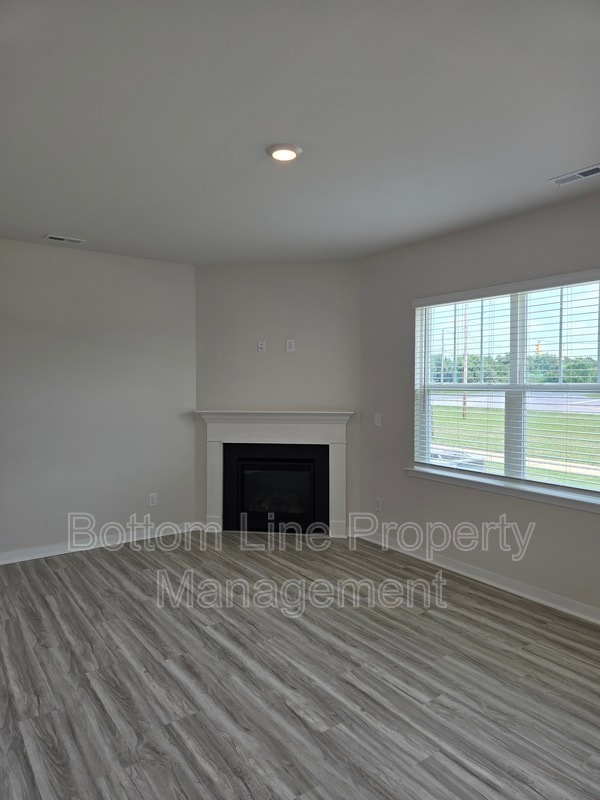 Building Photo - 549 Blackpool Ct