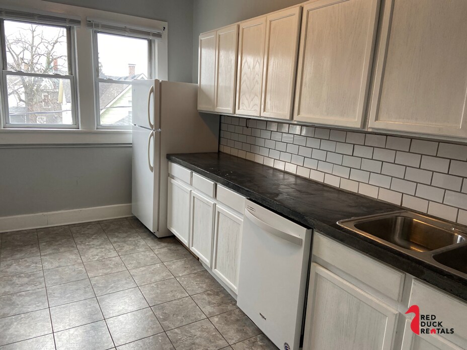 Kitchen - 1109 Brown St