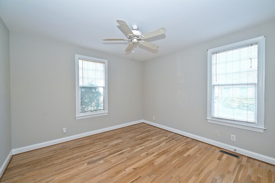 Building Photo - 1601 Wilmore Dr