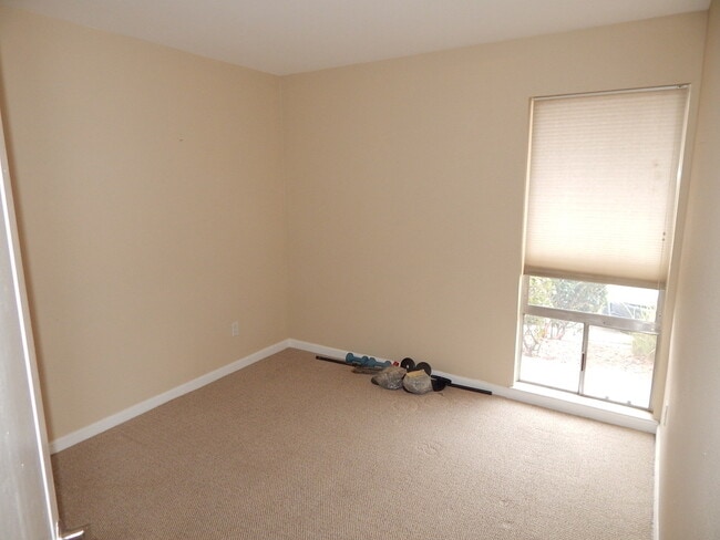 Building Photo - 769 Oakmont Ave