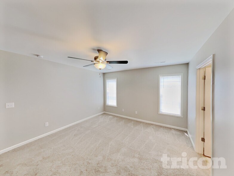 Building Photo - 4012 Eastside Ct