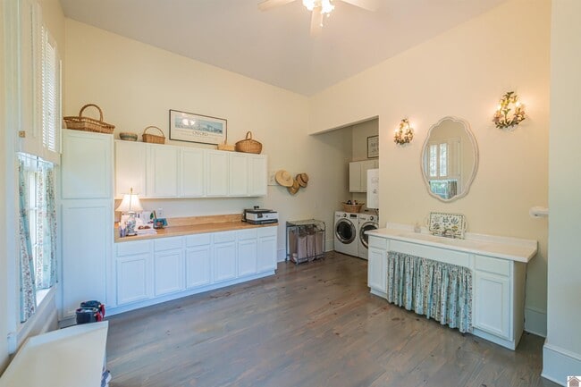 Building Photo - 2500 Biggs Rd