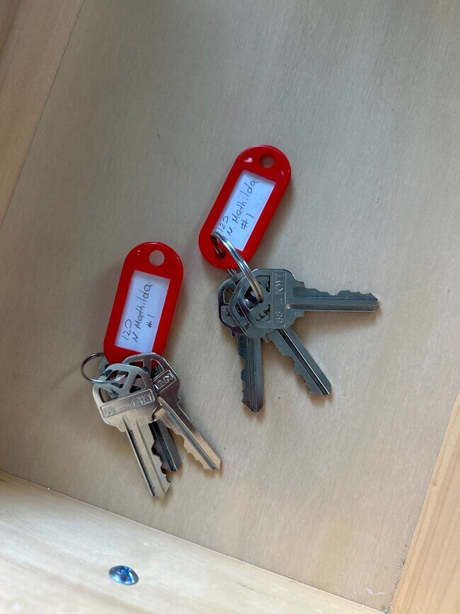 Building Photo - 120 North Mathilda Street