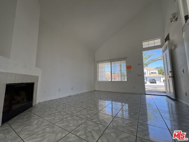 Building Photo - 659 Periwinkle Ln