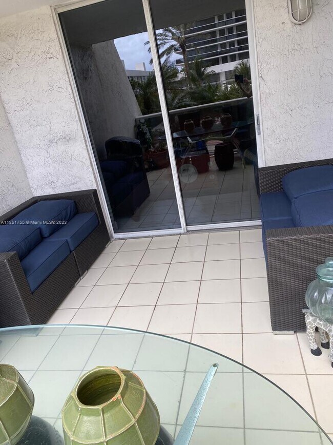 Building Photo - 5880 Collins Ave